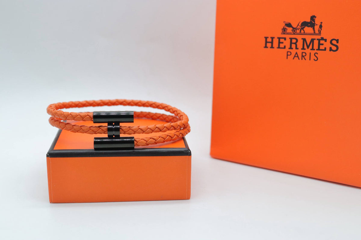 Hermes 
Bracelet
60 dhs🇦🇪🇦🇪

Zain33
♥️♥️♥️