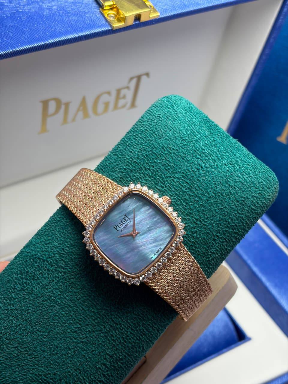 Piaget watch for ladies good quality 
230 dhs✅

Zain59
♥️♥️♥️