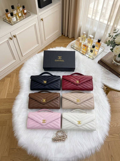 Chanel 
26cmx13cmx3cm

90 dhs with box

Zain72
♥️♥️♥️