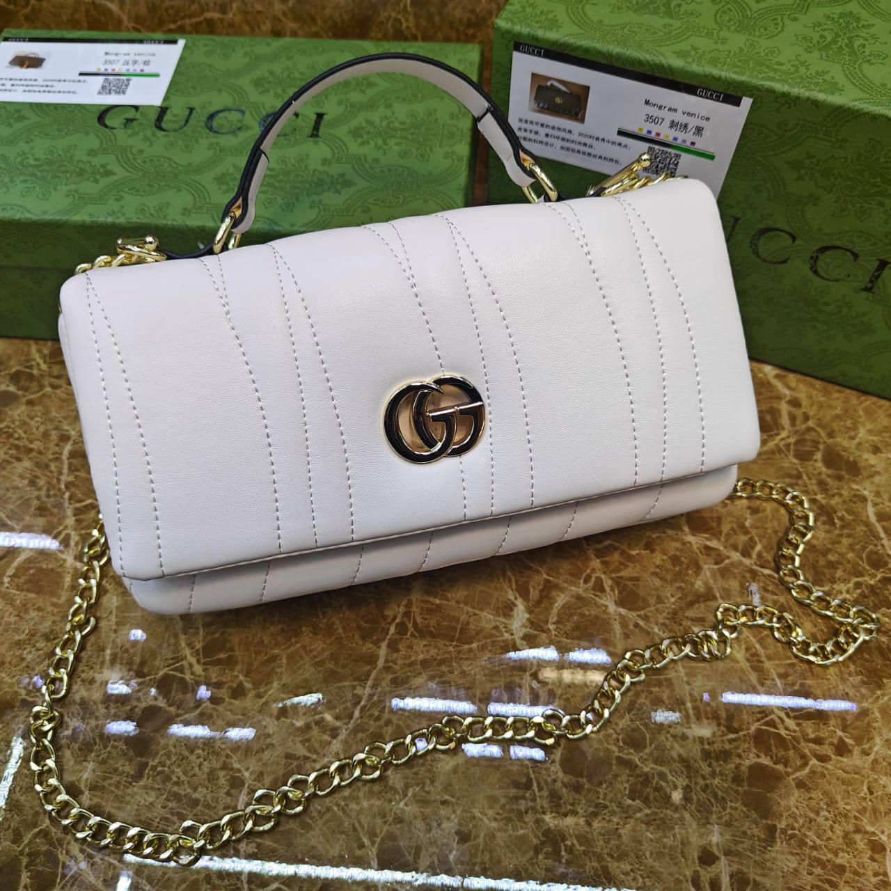 Gucci 
105 dhs🪙🌨️ 

with box 
🎁🎁🎁

Zain235
♥️♥️♥️