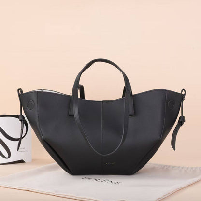 Polene

small 100 dhs🌺
big 110 dhs🌺

Zain143
♥️♥️♥️