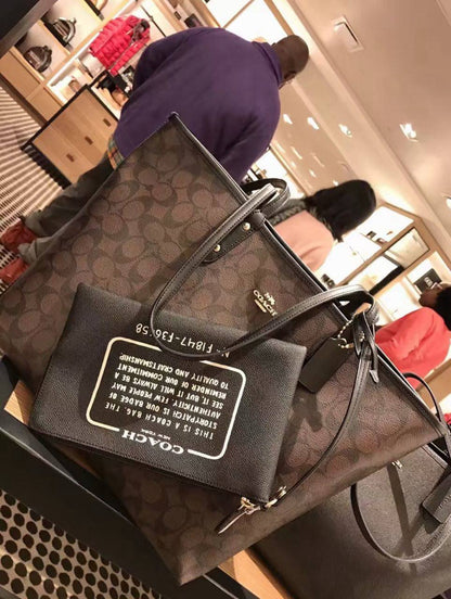 Coach
100 dhs✅
Size：43cm
High-quality with box

Zain35
♥️♥️♥️