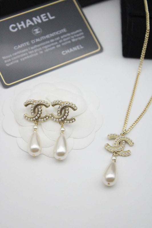 Chanel Set
105 dhs🪙💚

normal box
🎁🎁🎁

Zain122
♥️♥️♥️