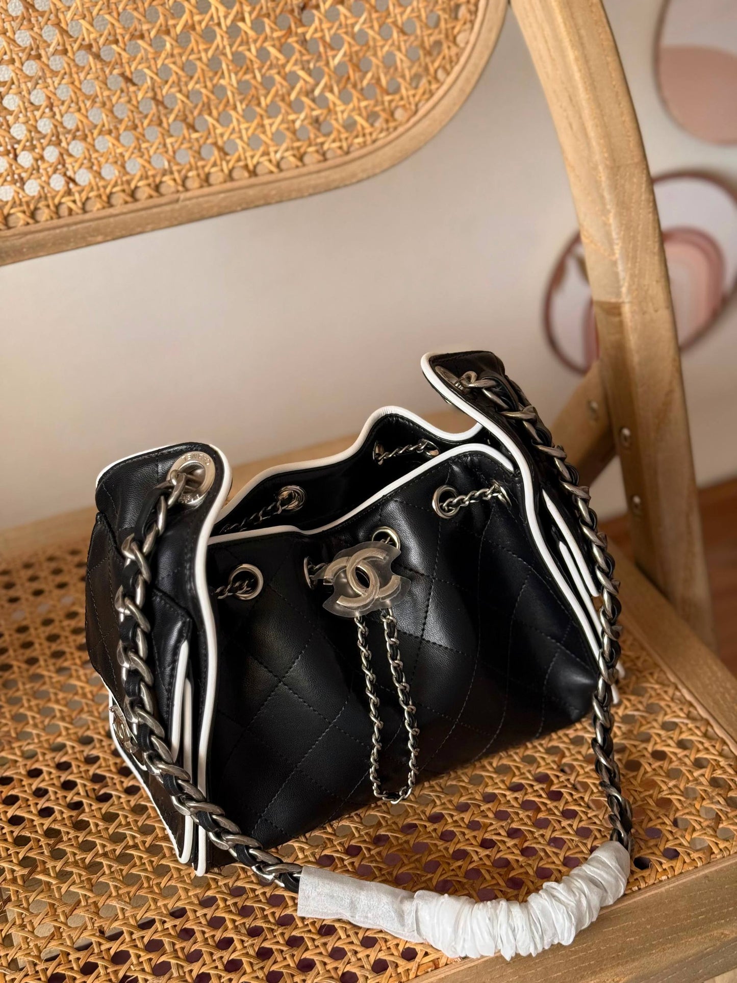 New Collectio✨✨✨
CHANEL
22cm
360 dhs✅
*MASTER QUALITY*
With box🎁

Zain167
♥️♥️♥️
