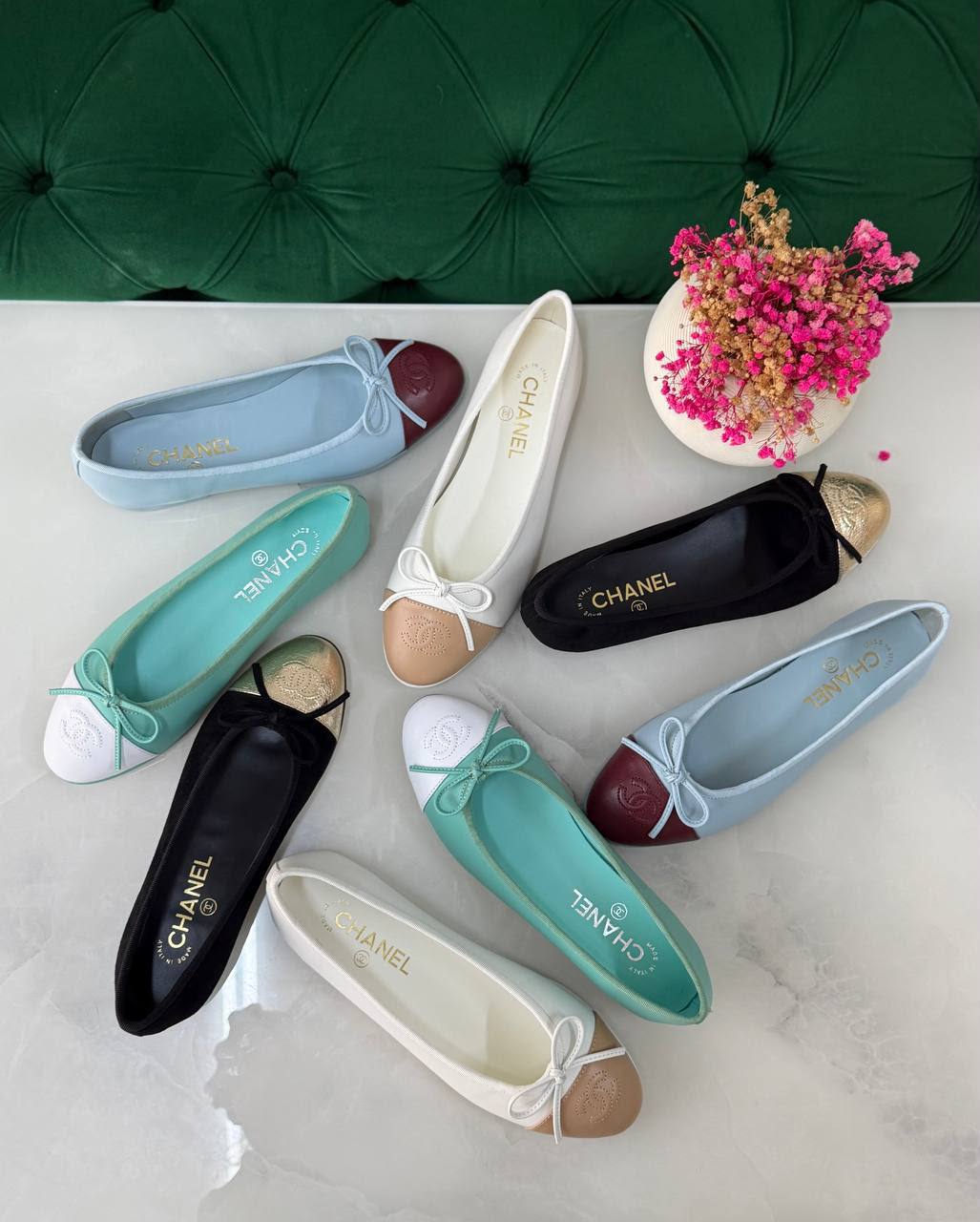 Chanel 
Vip quality 
Size:36 to 41 
450 dhs💛

Zain113
♥️♥️