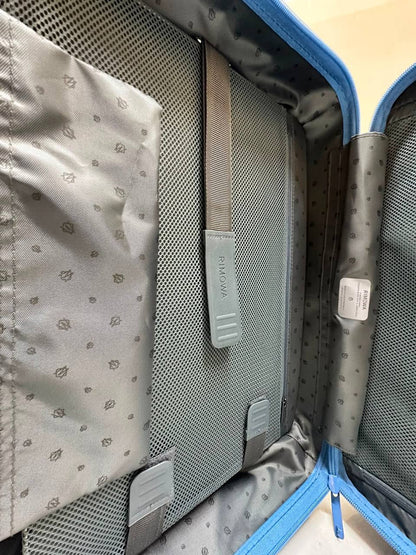 Available ❤️
brand new Rimowa Cabin Suitcase featuring a protective cover and spinner wheels❣️
For Price 👇 WhatsApp✅
0568585901 
0507557372
0552275751 Owner Zain 👌

Zain71
♥️♥️♥️