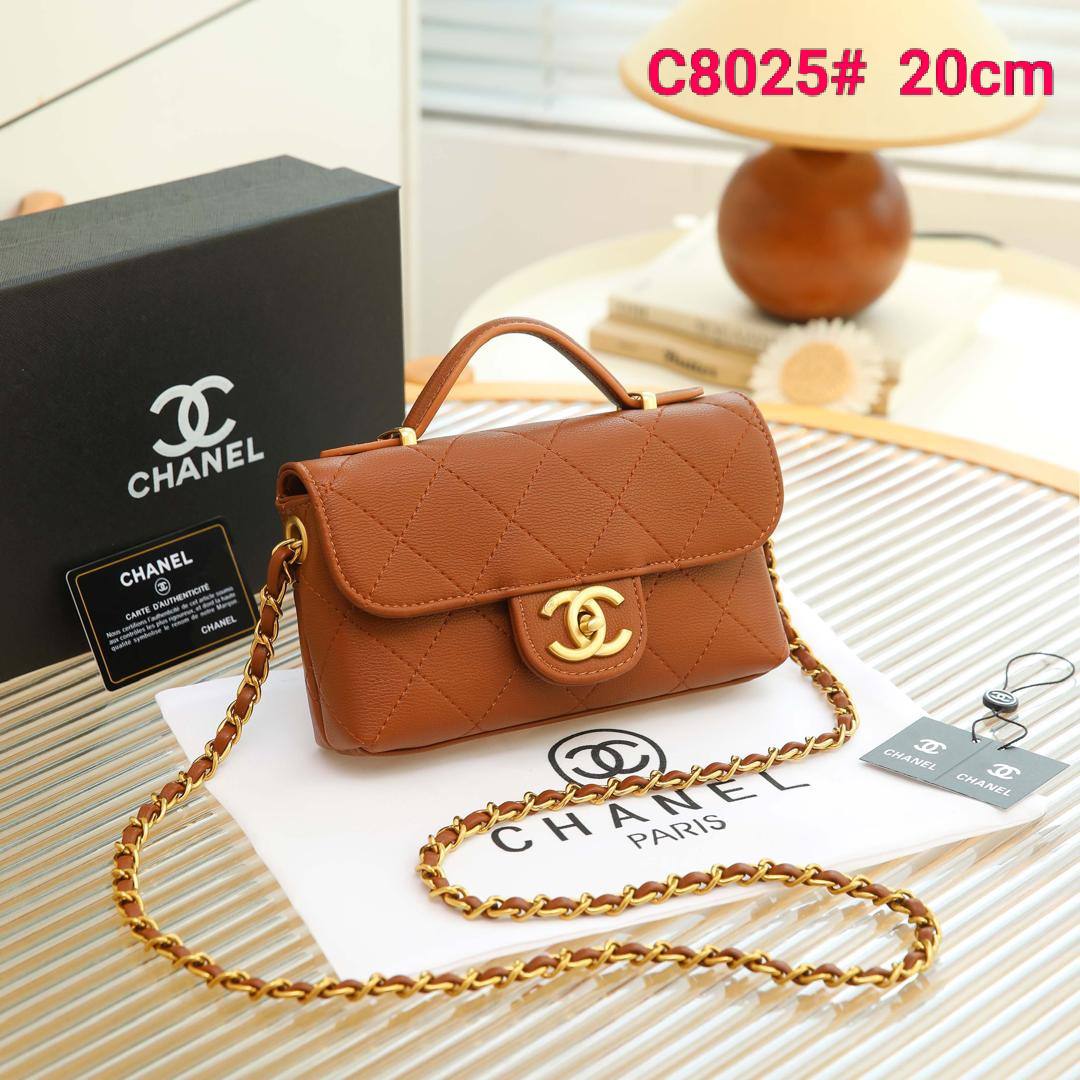 Chanel
100 dhs🇦🇪🇦🇪
with box
size 20cm

Zain26
♥️♥️♥️
