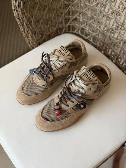🩶✨ MIU MIU ✨🩶
🤩 Available New Arrival 🤩
😍😍 Super Master Quality 😍😍
👠 Size: 36 to 41
💎 Premium Quality
450 dhs✅

Zain198
♥️♥️♥️