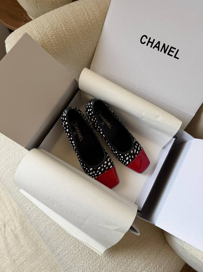 Chanel
𝑨𝑨𝑨 𝑸𝒖𝒂𝒍𝒊𝒕𝒚
𝑺𝒊𝒛𝒆 𝟑5 𝒕𝒐 𝟒2 
550 dhs✅

Zain81
♥️♥️♥️