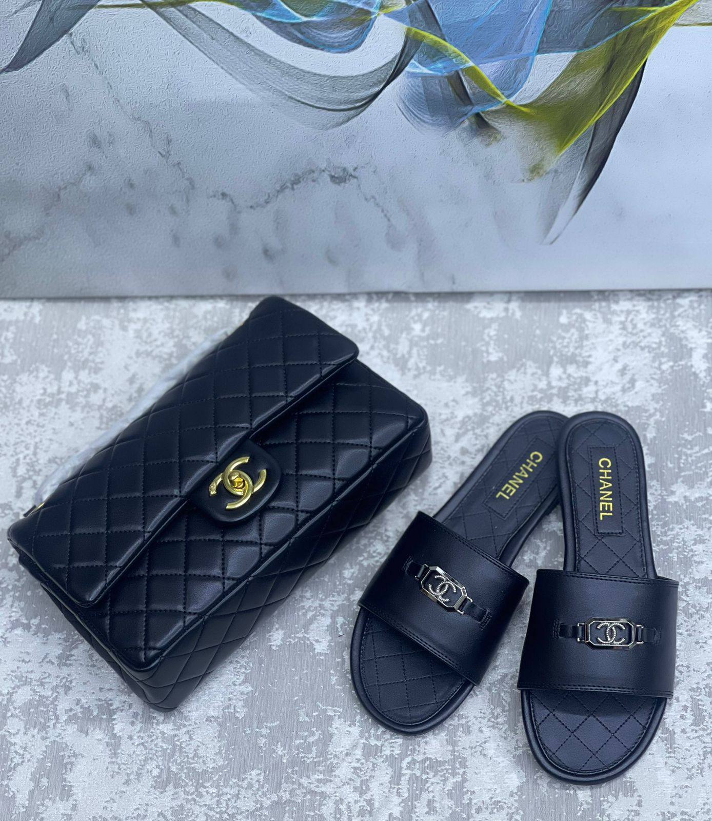 Chanel
Bag&shoes. Set.  
170 dhs❣️

Zain175
♥️♥️♥️