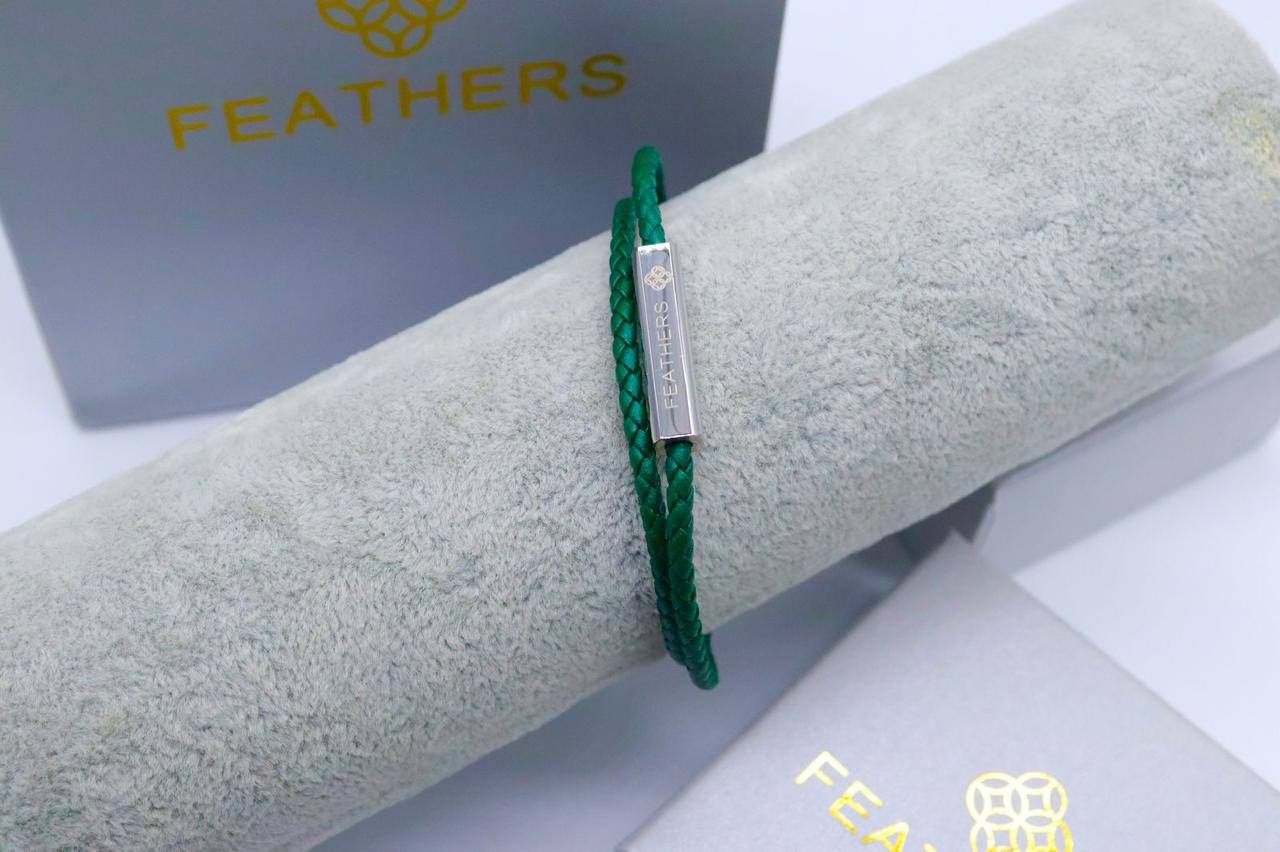 Bracelet 
55 dhs💓
+Box and paper bag🎁

Zain33
♥️♥️♥️