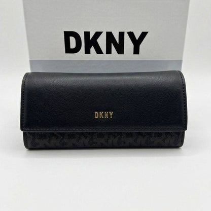 DKNY

High quality

With box 
100 dhs🇦🇪🇦🇪

Zain50
♥️♥️♥️
