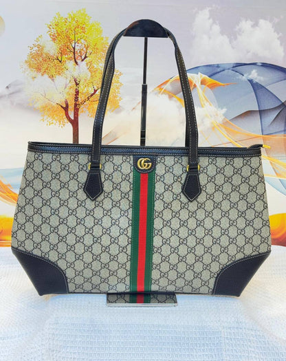 Gucci 

Best quality 

95 dhs✅

size 48 cm

Zain290
♥️♥️♥️