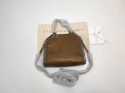 Stella McCartney
110 dhs🇦🇪🇦🇪
size 19×19×3cm
With box

Zain42
♥️♥️♥️
