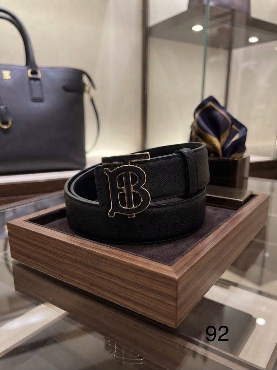 Mixed belts

70 dhs🇦🇪🇦🇪

Zain182
♥️♥️♥️