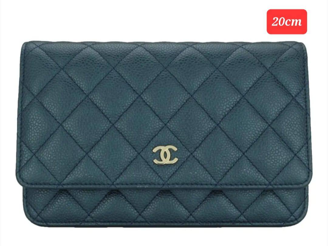 Chanel 
20cm 
with box 
80 dhs🇦🇪🇦🇪

Zain168
♥️♥️♥️