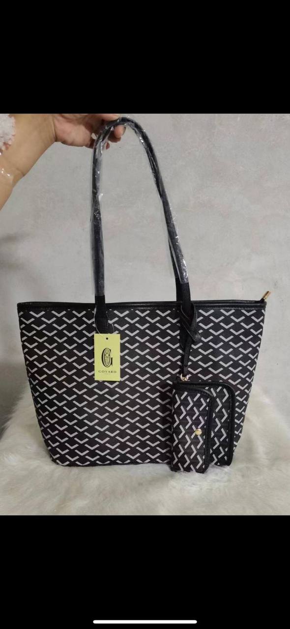 Goyard
70 dhs✅

Zain50
♥️♥️♥️