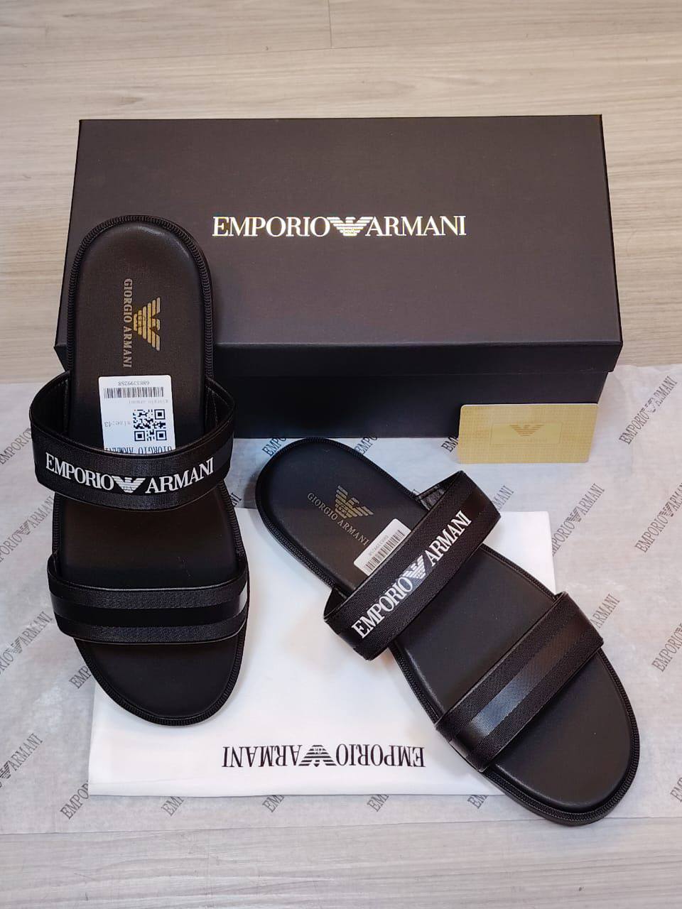 ARMANI Men Slipper
High Quality, New Arrived 
Size 40 To 45
105 dhs❣️

Zain120
♥️♥️♥️