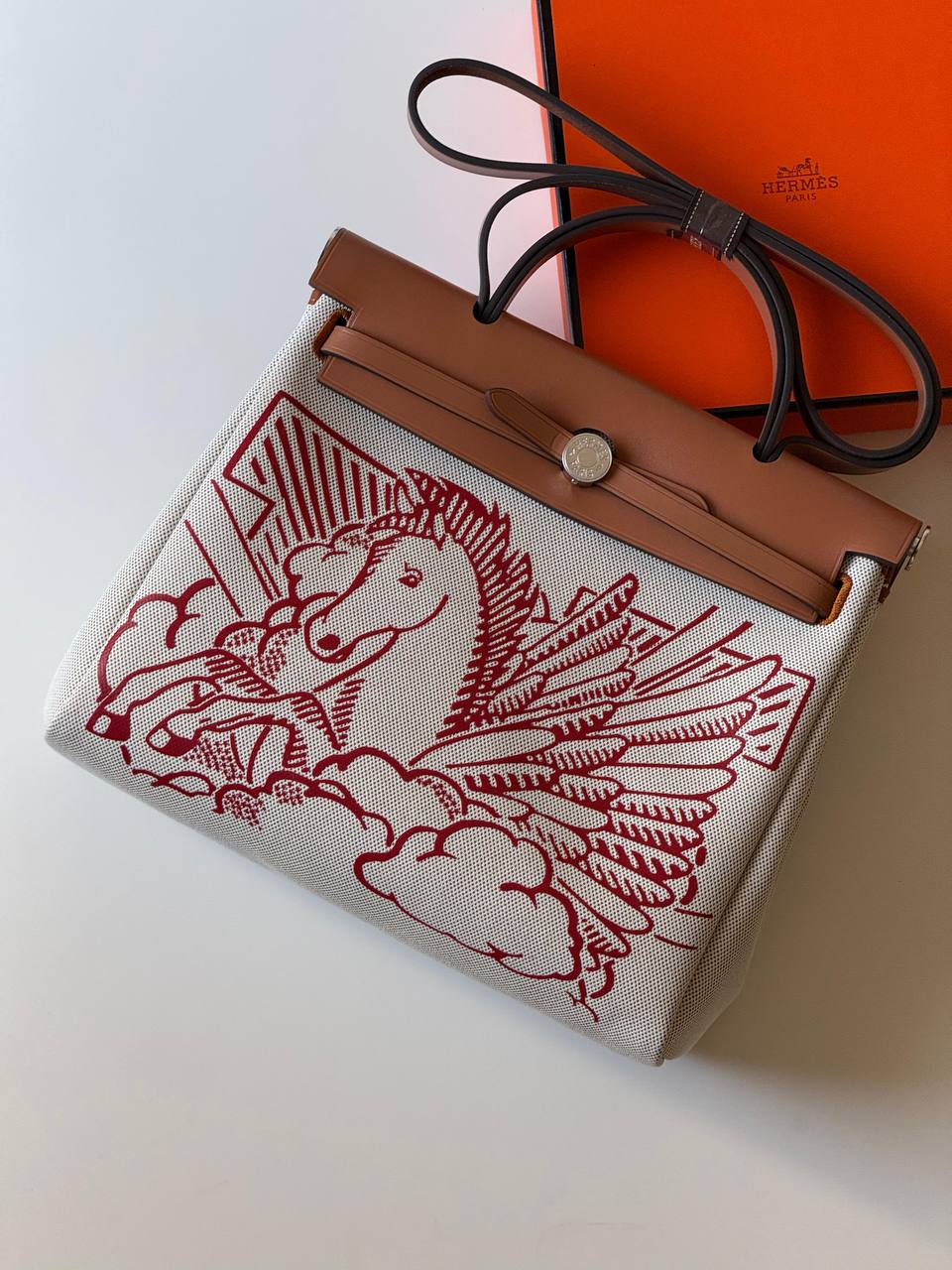 Hermes
Herbag 31cm💥Master quality ✅with box📦
610 dhs💓

Zain52
♥️♥️♥️