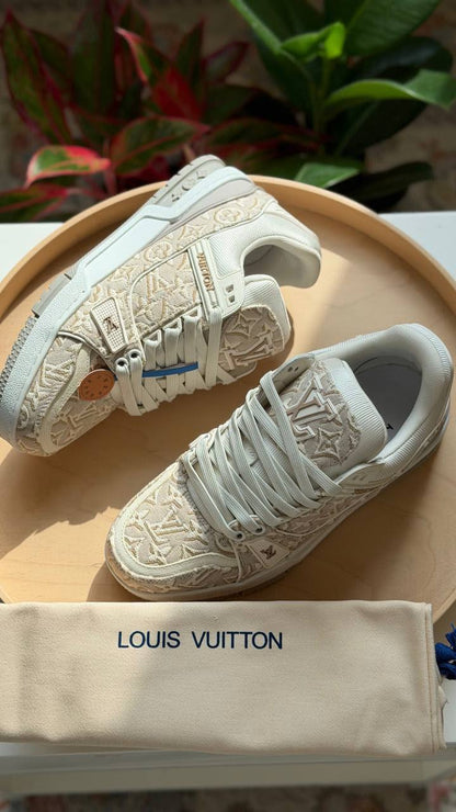 LOUIS VUITTON
Available  🤩

Master quality 

Size: 36 to 41
560 dhs🇦🇪🇦🇪


Zain318
♥️♥️♥️