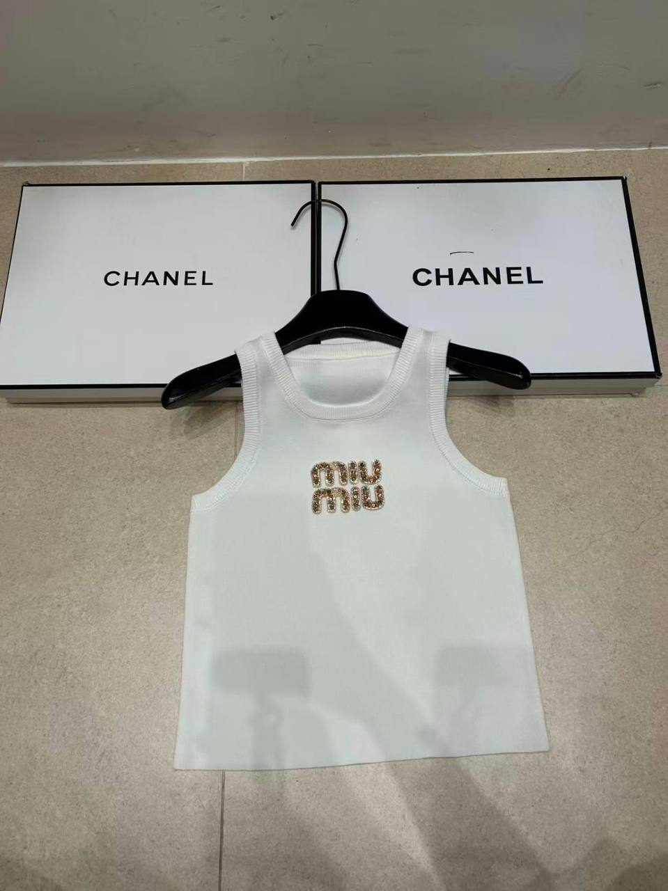 *New collections*                                                
MIU MIU
*Super Master quality*
*Sizes: S M L XL* 
250 dhs💓

Zain308
♥️♥️♥️