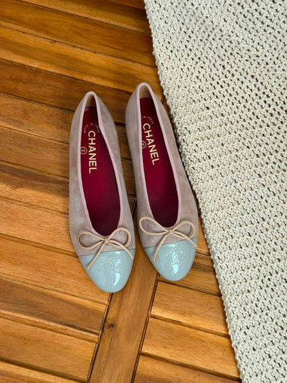 Chanel
Size 36-41
_Super master high quality_🪡
450 dhs🇦🇪🇦🇪

Zain176
♥️♥️♥️
