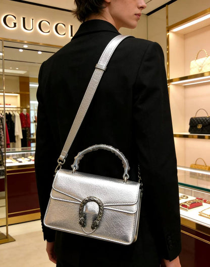 Gucci

100 dhs✅

with box 🎁🎁🎁

Size:23/8/15

Zain07
♥️♥️♥️