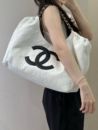 CHANEL

SUPER MASTER QUALITY 
For Price 👇 WhatsApp✅
0568585901 
0507557372
0552275751 Owner Zain 👌

Zain307
♥️♥️♥️