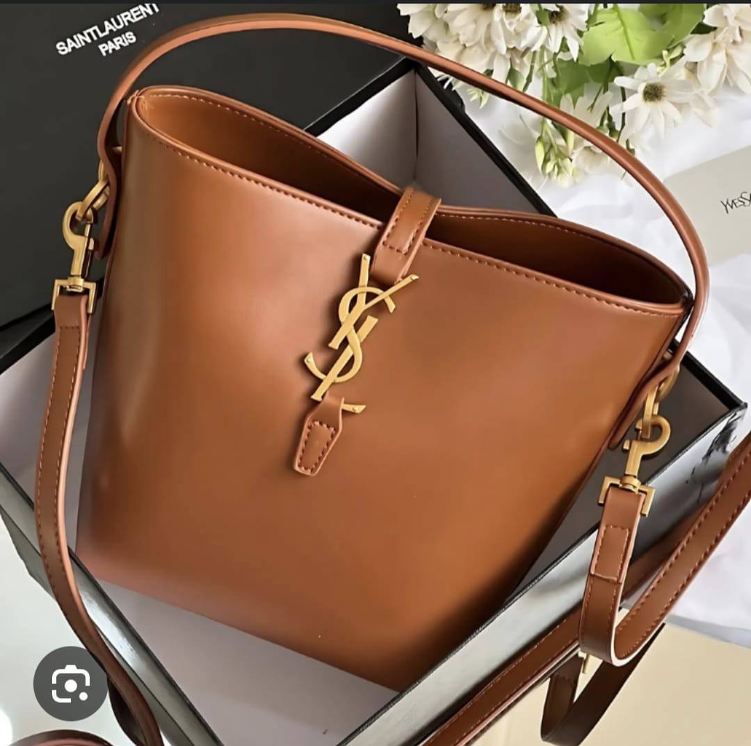 YSL
with box
🎁🎁🎁

105 dhs🪙🌨️

Zain143
♥️♥️♥️