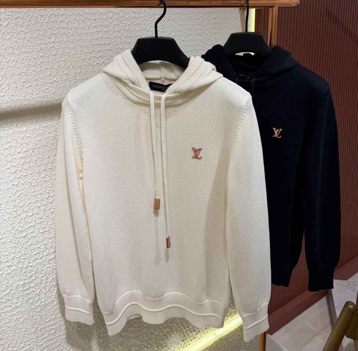 LV❣️
SUPER MASTER QUALITY ✨
SIZE :S M L XL XXL

520 dhs🇦🇪🇦🇪🇦🇪


Zain327
♥️♥️♥️