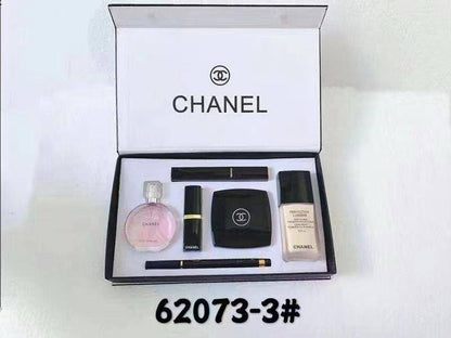Chanel Box
New come 
6in 1
45 dhs🪙🌹

Zain17
♥️♥️♥️
