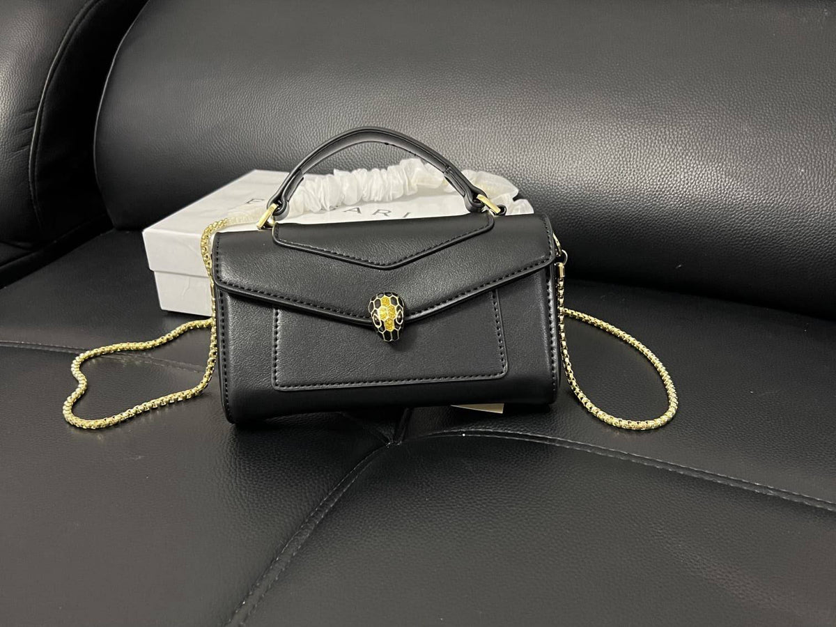 Bvlgari

115 dhs🇦🇪🇦🇪

with box

Zain90
♥️♥️♥️