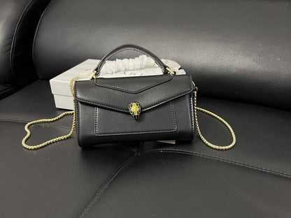 Bvlgari

115 dhs🇦🇪🇦🇪

with box

Zain90
♥️♥️♥️