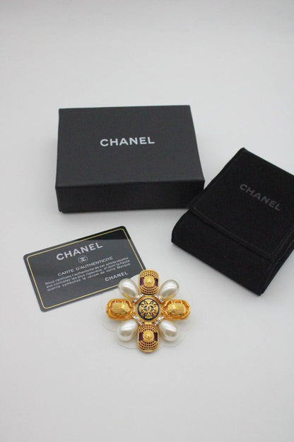 Broach

80 dhs 

Zain122
♥️♥️♥️