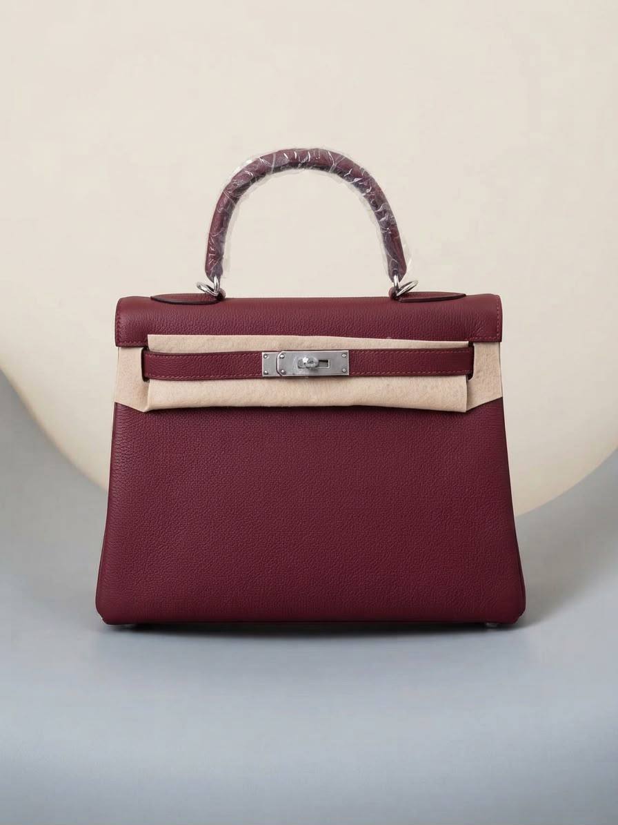 Hermes Kelly 

28CM

Super master quality 
Available ✨💕💕

With full packing 📦🎀

For Price 👇 WhatsApp✅
0568585901 
0507557372
0552275751 Owner Zain 👌

Zain252
♥️♥️♥️