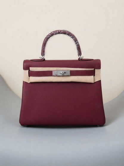 Hermes Kelly 

28CM

Super master quality 
Available ✨💕💕

With full packing 📦🎀

For Price 👇 WhatsApp✅
0568585901 
0507557372
0552275751 Owner Zain 👌

Zain252
♥️♥️♥️