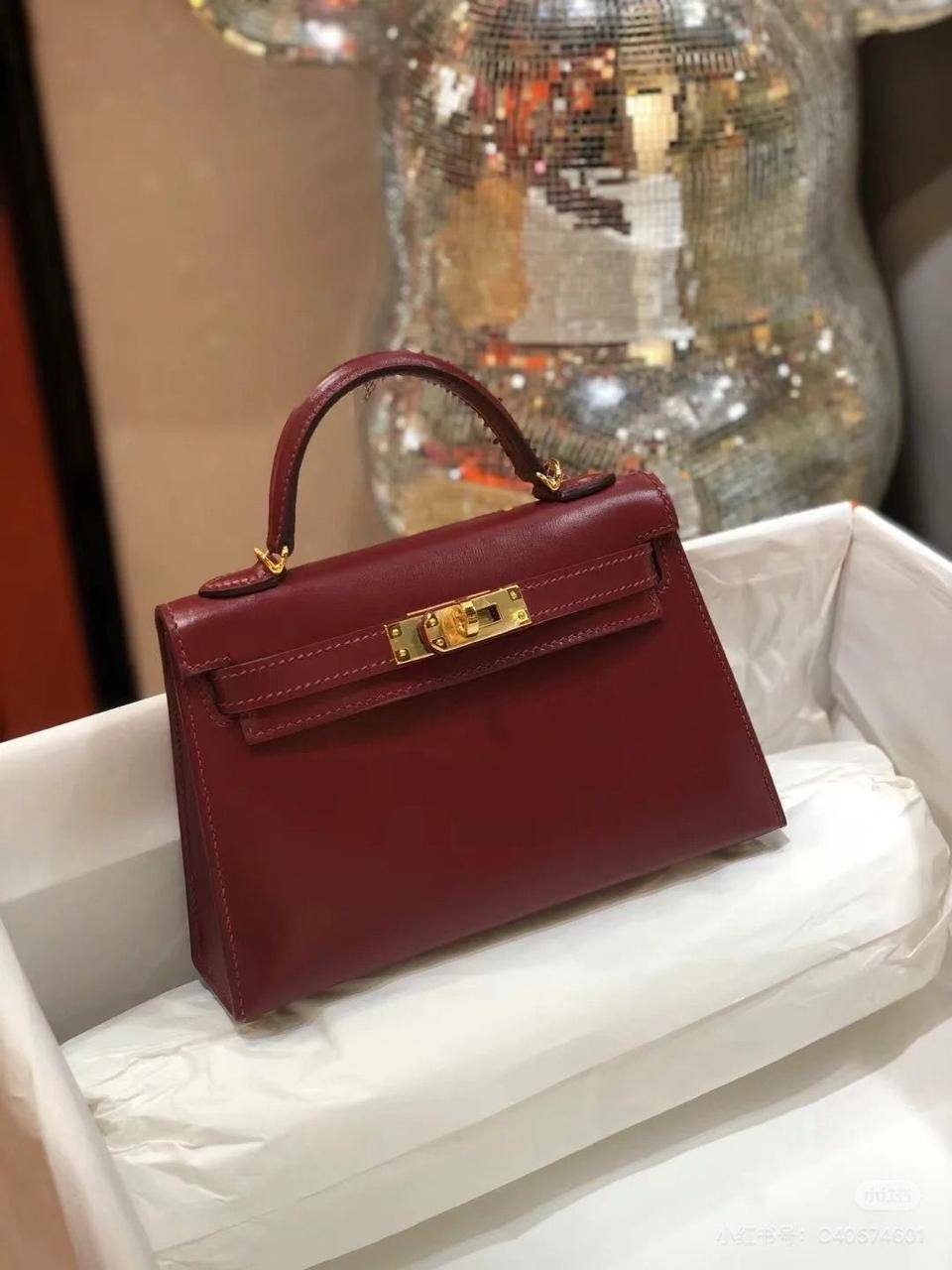 💗Hermes Killy 
1⃣️ First quality
 + chain⛓️+ 2 strap +🎁
Size : 22 *15 *7 cm
90 dhs🪙🌨️
with box🎁

Zain115
♥️♥️♥️