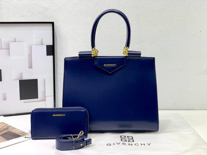 Givenchy
GOOD QUALITY 
120 dhs🇦🇪

Zain200
♥️♥️♥️