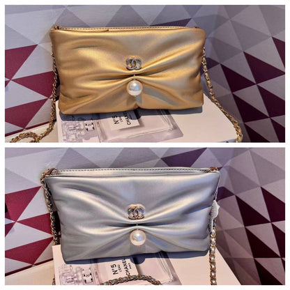 CHANEL

Best quality 
with box
115 dhs🇦🇪🇦🇪

size 24CM

Zain290
♥️♥️♥️