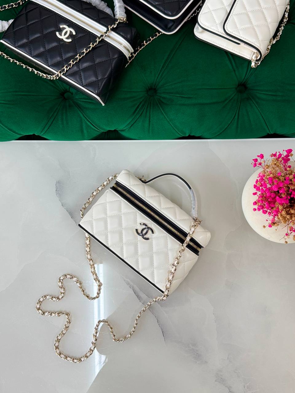 Chanel  ✨💥
Available original box 📦 
With full packing 🎀🎀
Super high quality 💥💥
For Price 👇 WhatsApp✅
0568585901 
0507557372
0552275751 Owner Zain 👌

Zain283
♥️♥️♥️
