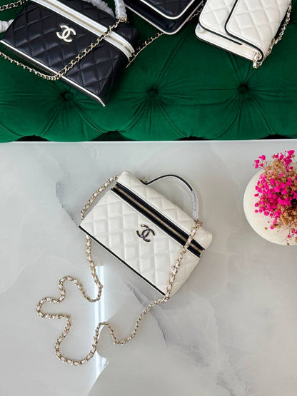 Chanel  ✨💥
Available original box 📦 
With full packing 🎀🎀
Super high quality 💥💥
For Price 👇 WhatsApp✅
0568585901 
0507557372
0552275751 Owner Zain 👌

Zain283
♥️♥️♥️
