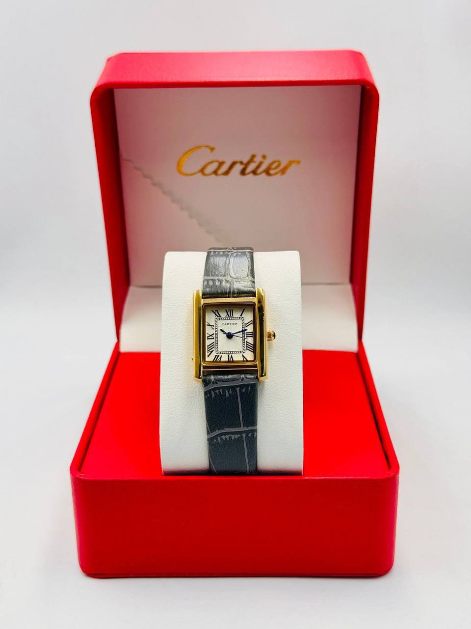 Cartier ladies
*offer price 
35 dhs🇦🇪🇦🇪

Zain08
♥️♥️♥️