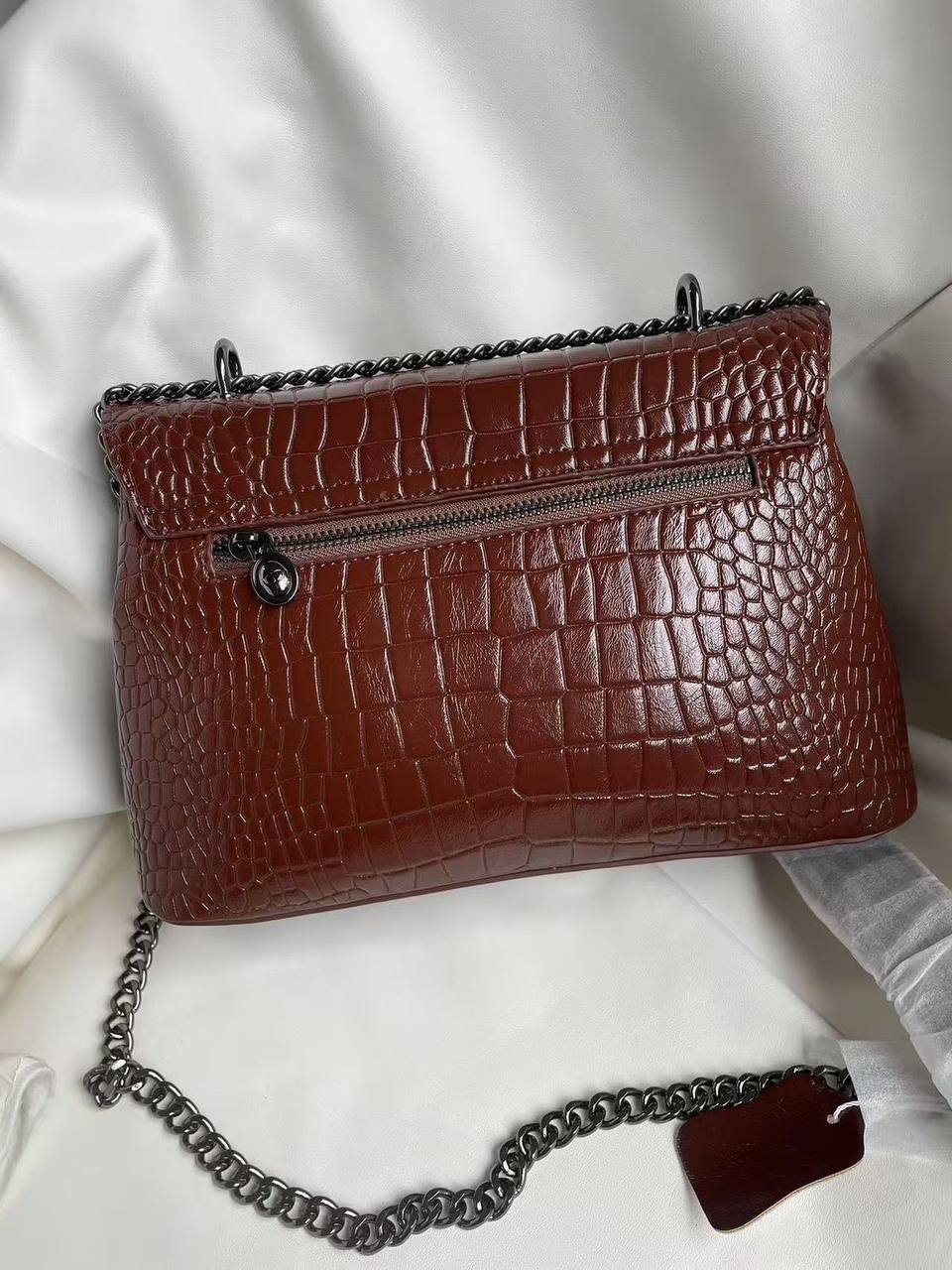 Dior
110 dhs🪙🌨️

Zain143
♥️♥️♥️