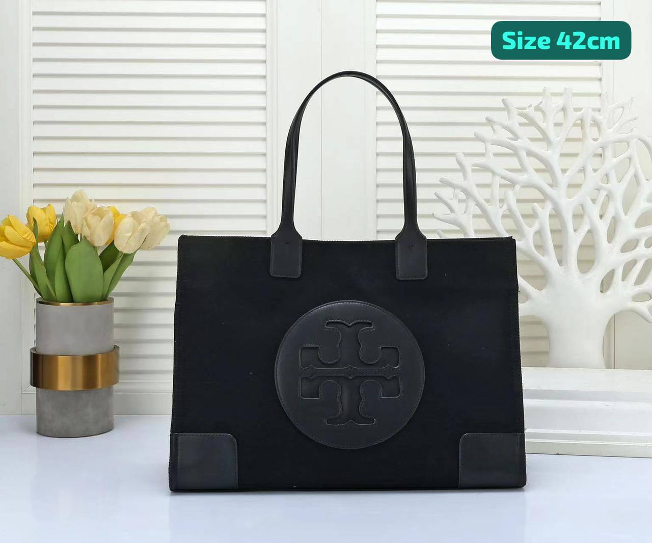 Tory Burch
Good quality 
105 dhs💓

Zain186
♥️♥️♥️