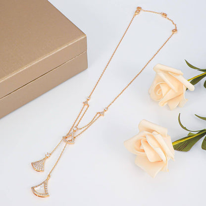 BVLGARI SET 🔥
Necklace 🌊
Earring 🦋
Bracelet 🍁
Ring 💍 free size ✨
With normal boxes 🗃️ 
170 dhs🪙🌨️
With master box 📦 
220 dhs🪙🌨️

Zain216
♥️♥️♥️