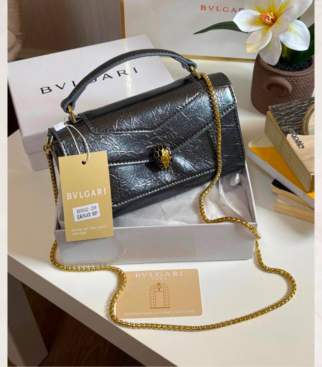 Bvlgari
105 dhs✅
Size：19CM
Good-quality with box

Zain35
♥️♥️♥️