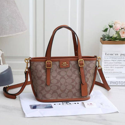 COACH 
HIGH QUALITY WITH BOX 
100 dhs🇦🇪🇦🇪

Zain295
♥️♥️♥️