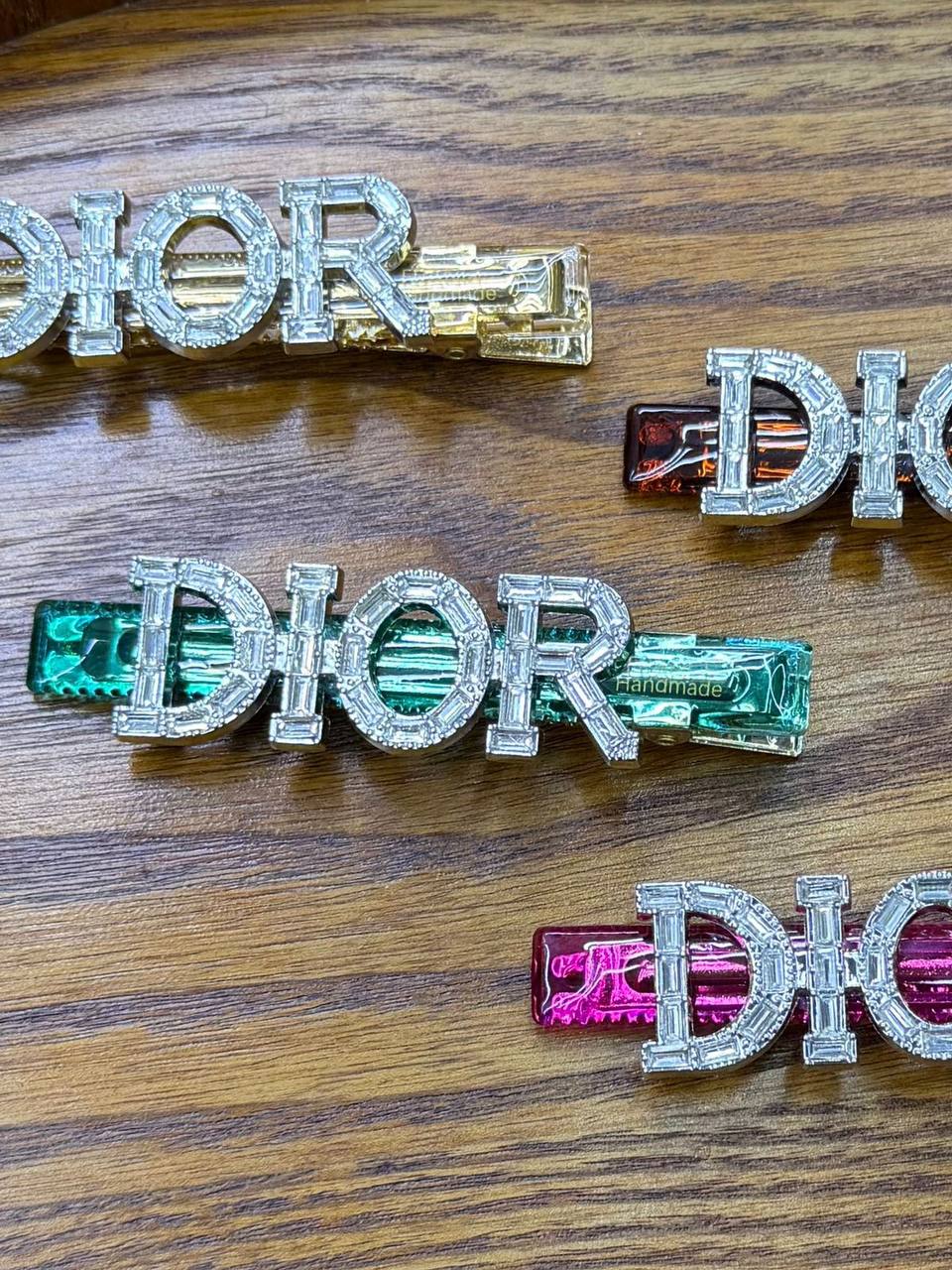 *Dior hair clip* ✨
Each 👍

25 AED normal box 📦

Zain48
♥️♥️♥️