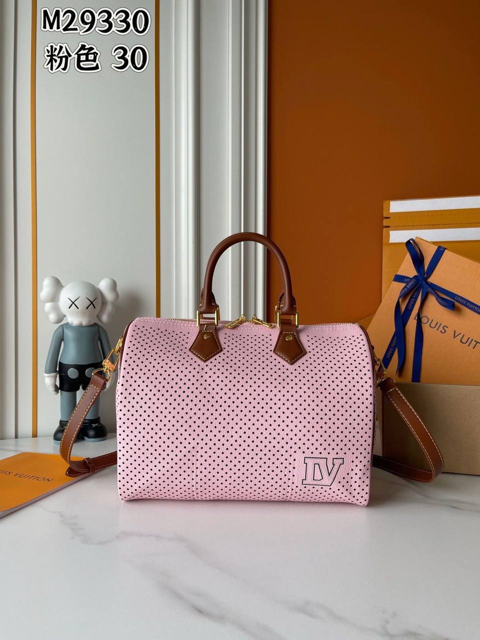 Lv Speedy 
Master🌺🌺
30cm
270 dhs✅

Zain114
♥️♥️♥️