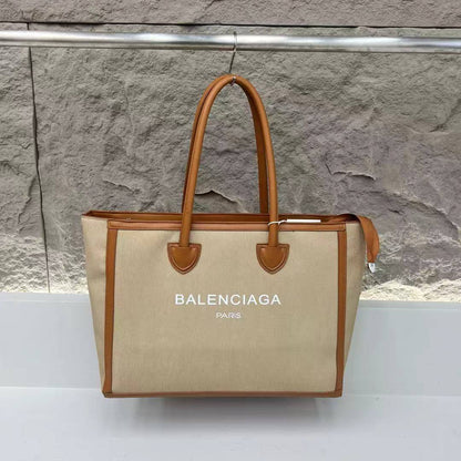 Balenciaga 
70 dhs🇦🇪

Zain232
♥️♥️♥️